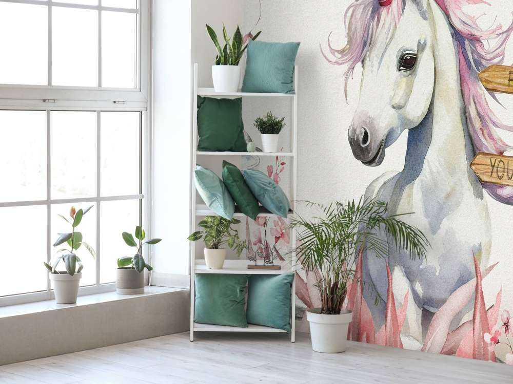 Baby enhörning med växter rosa