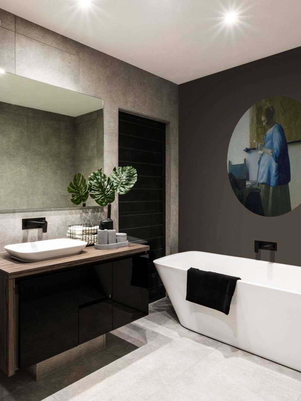 Kvinne som leser et brev