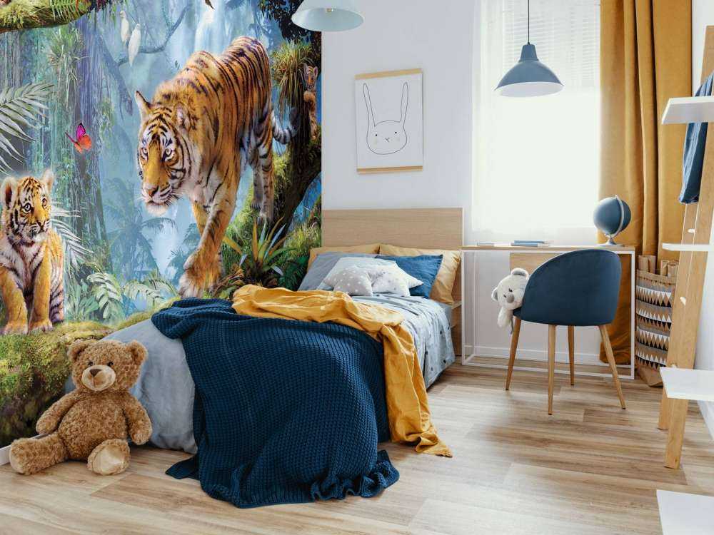 Tigers on tree