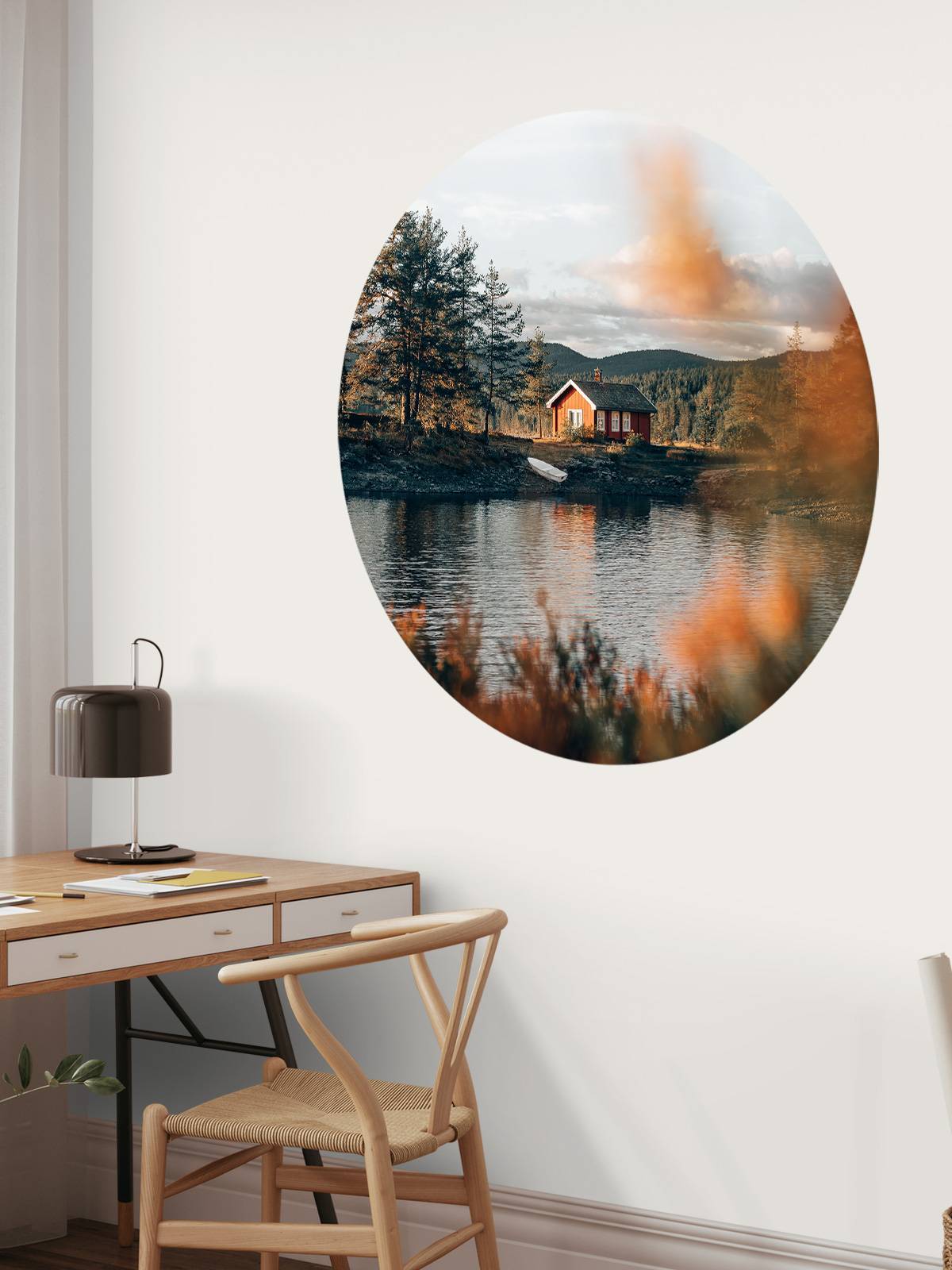 Rött hus vid sjön
