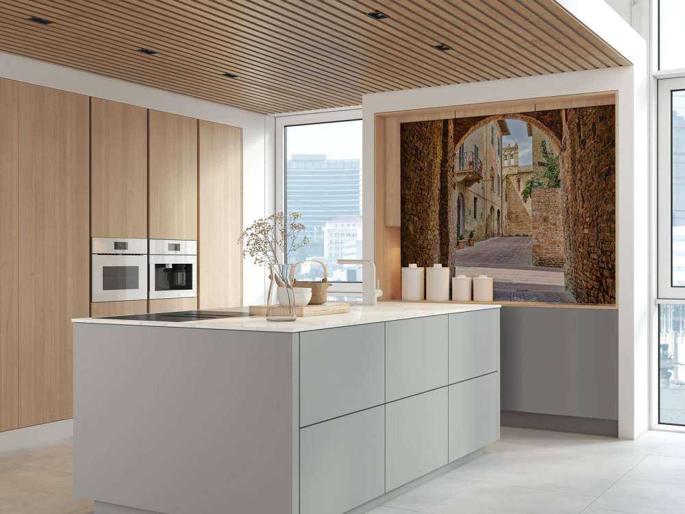 Genomskinlig gränd med valv