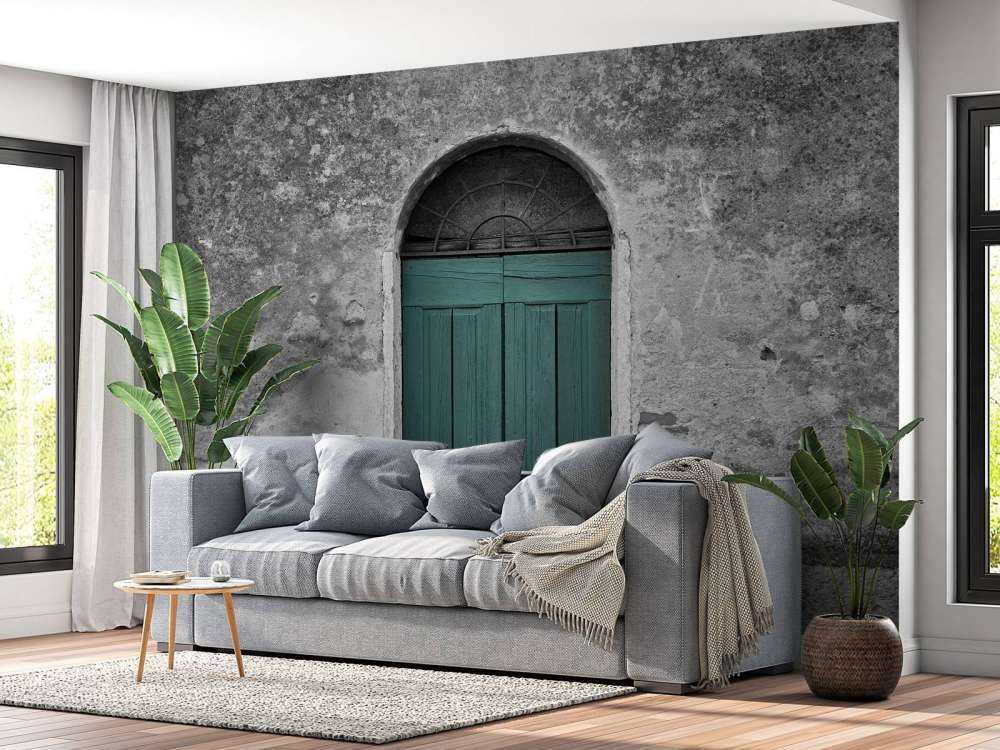 Grøn dør i gammel mur