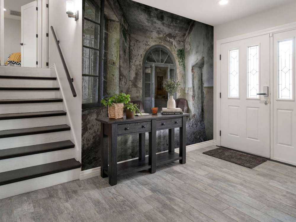 Gang i et forladt hus