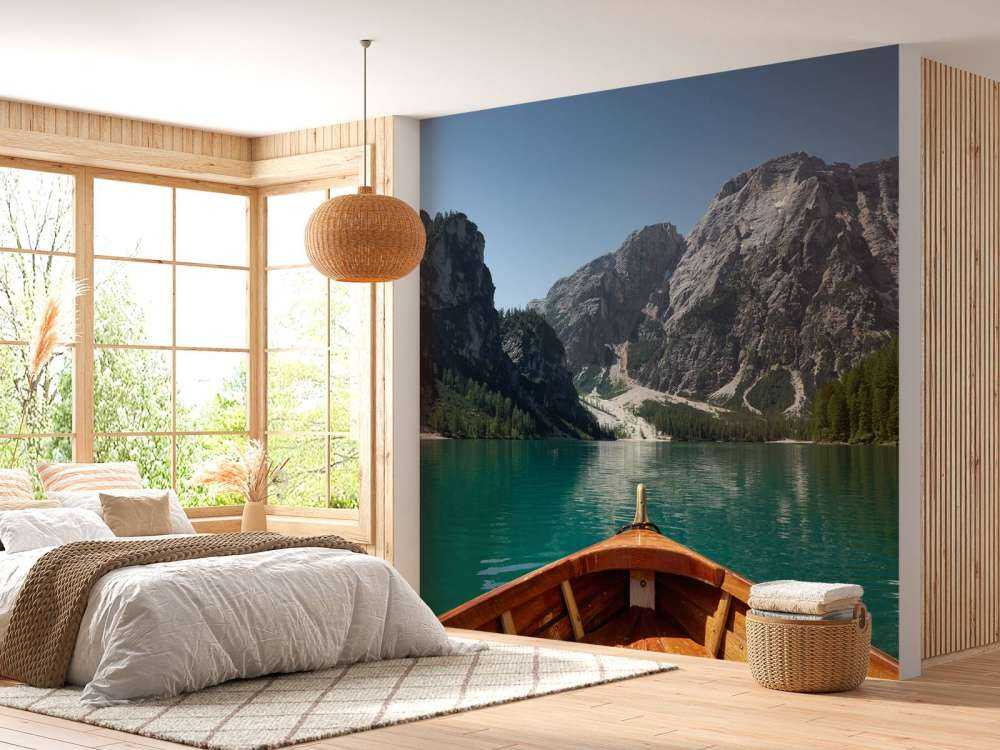 Lago di Braies fra en båd