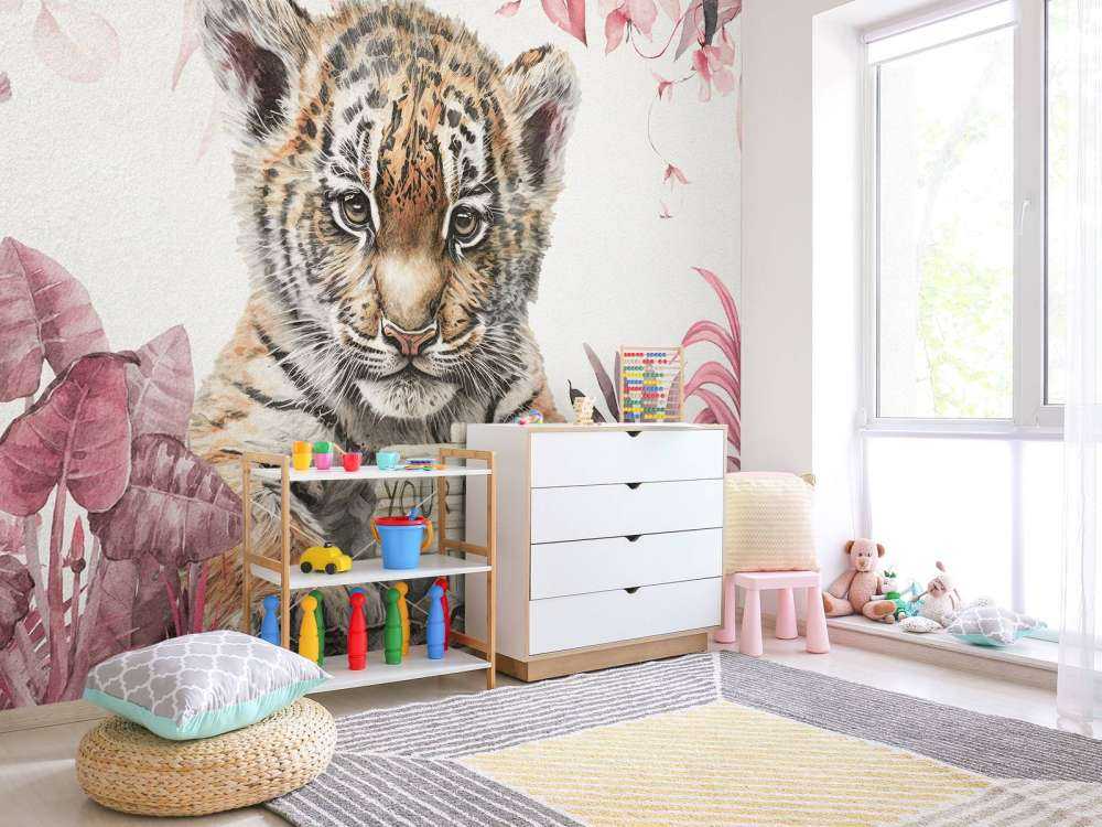 Sød tiger med planter pink