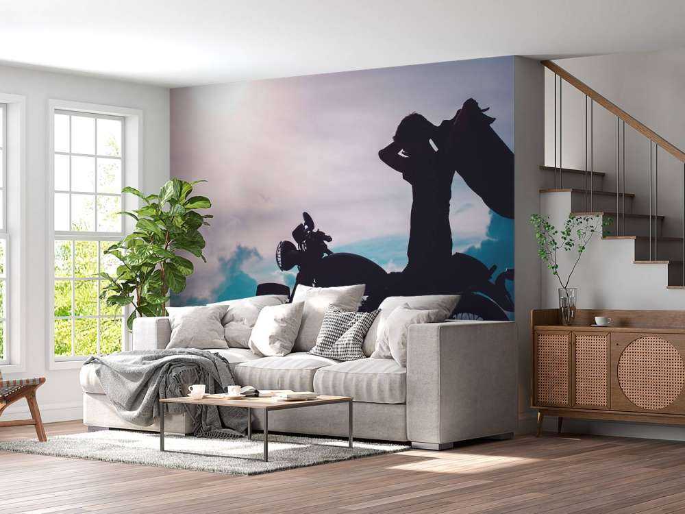 Silhouette motorcyklist