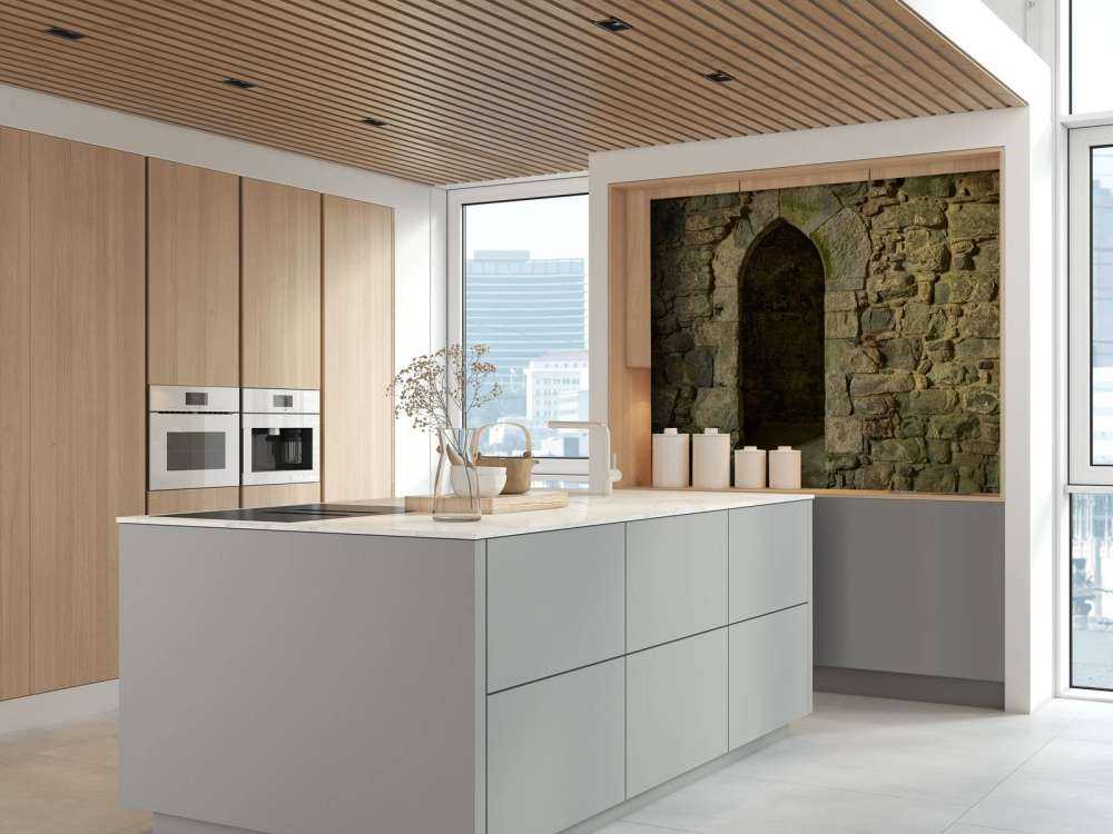 Gammal vägg med passage