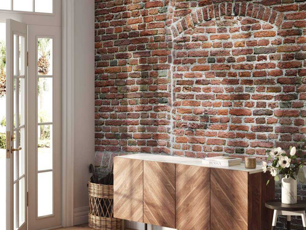 Gammal sprucken vägg