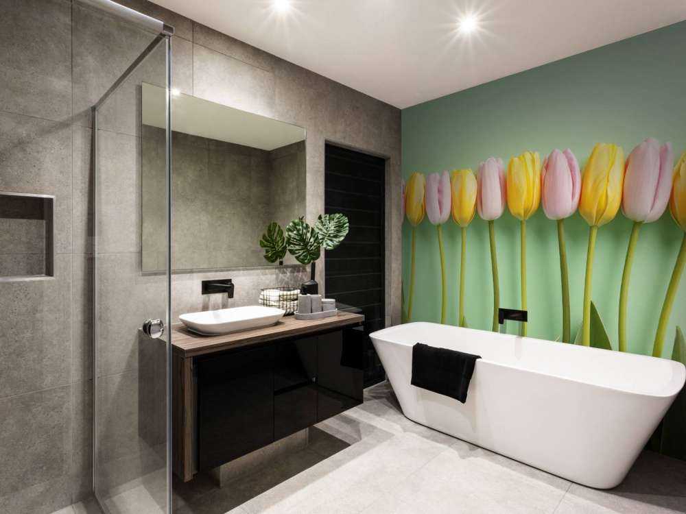 tulipanner på myntegrønt tapet