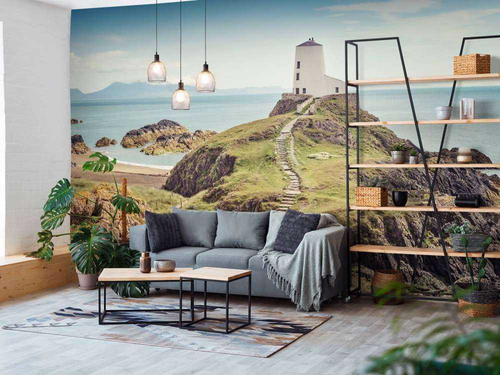 Fyr på et steinete feriested