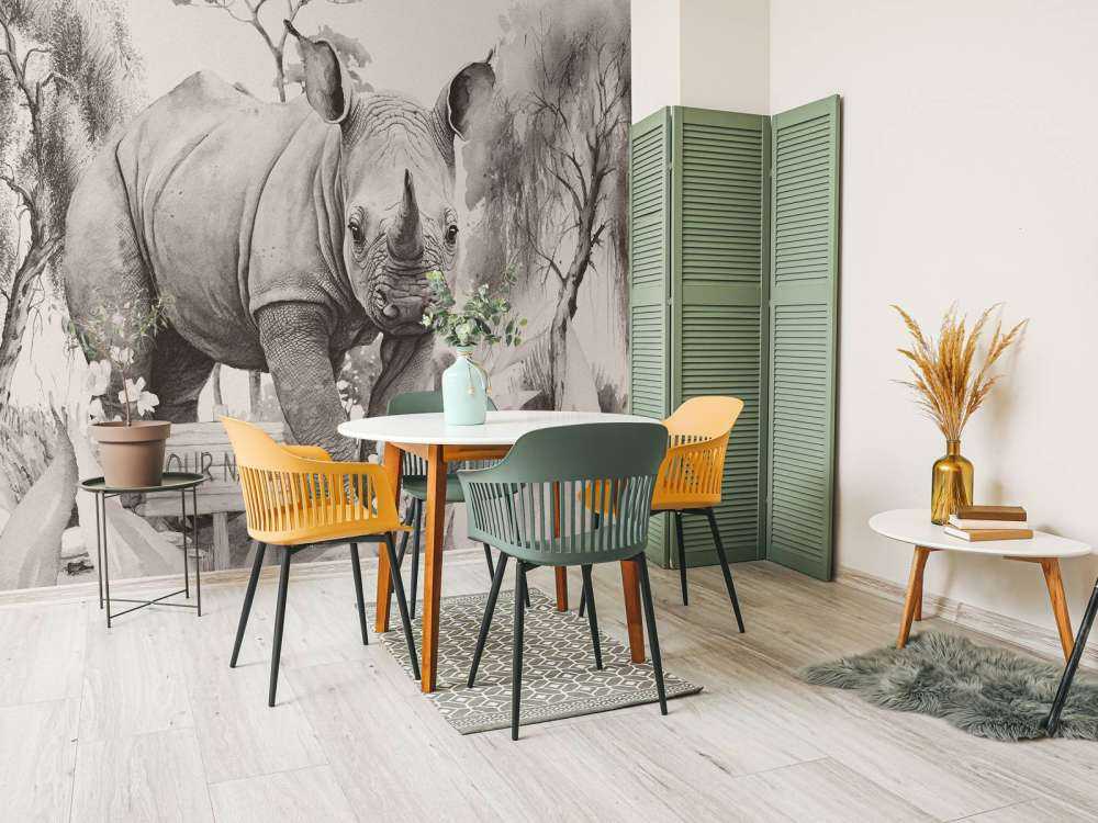 Neshornunge på savannen beige