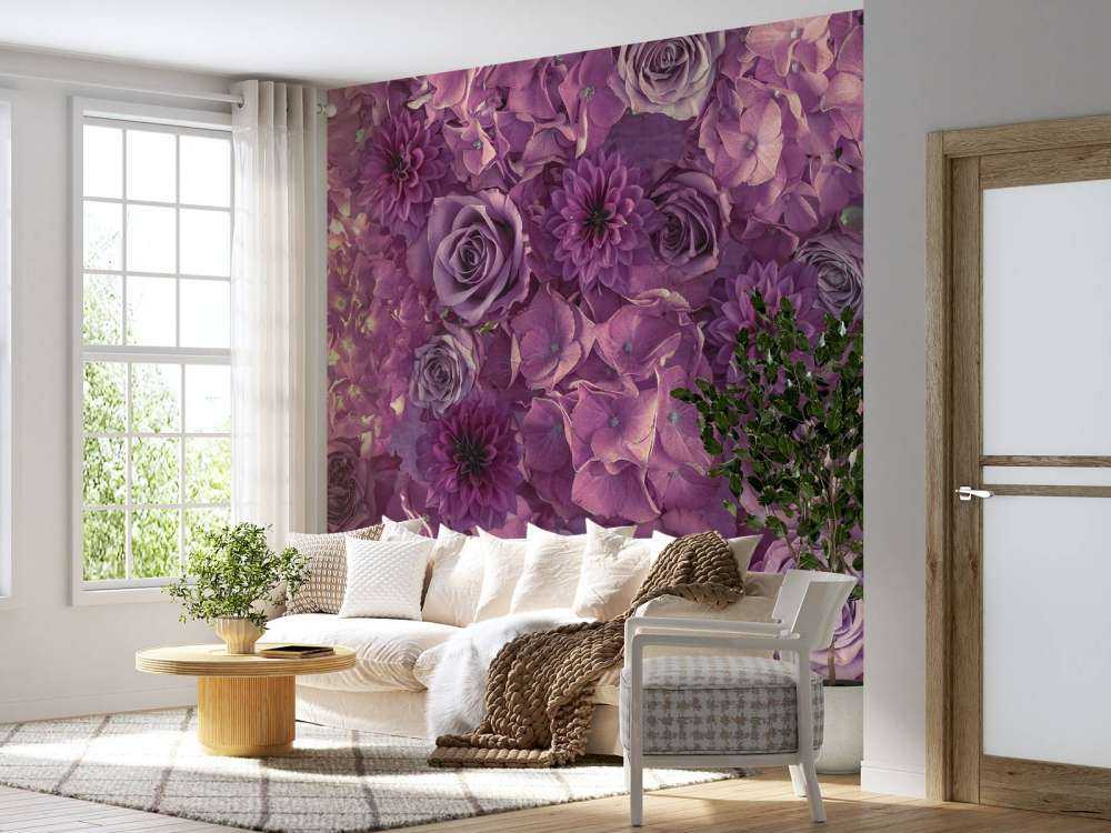 Lila hortensior, rosor och dahlior