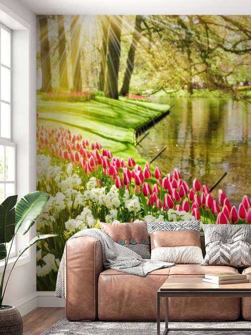 Blommor i en solig park