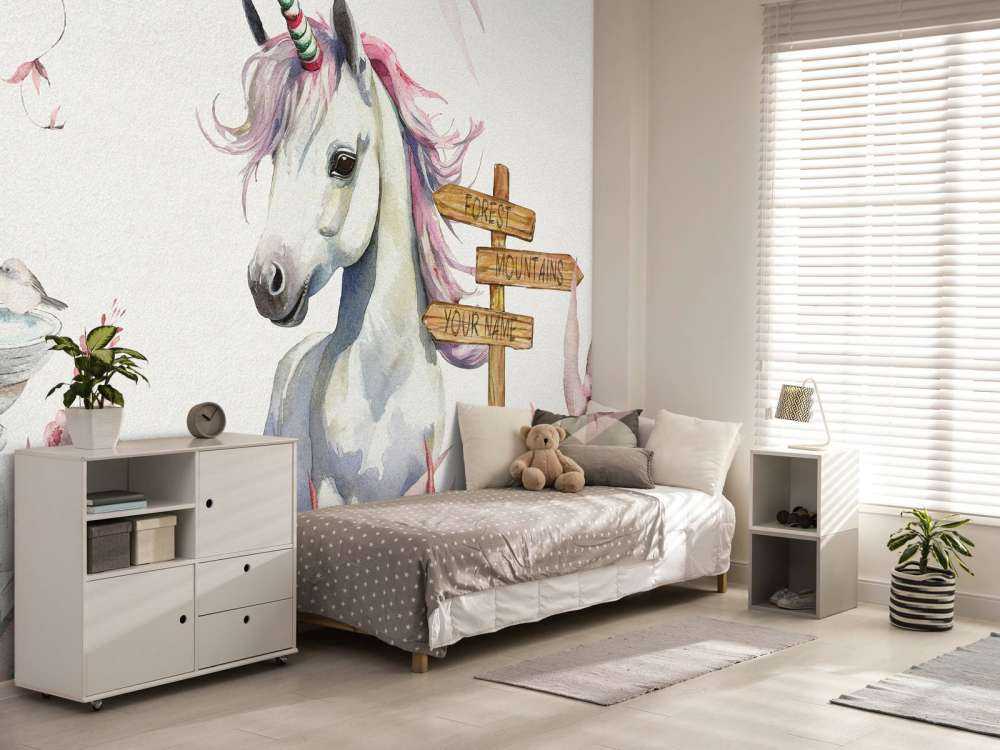 Baby enhörning med växter rosa