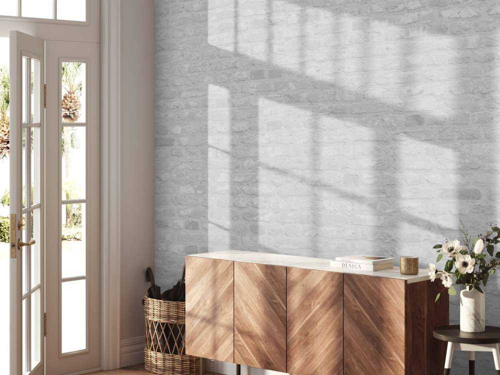 Hvid gammel murstensvæg