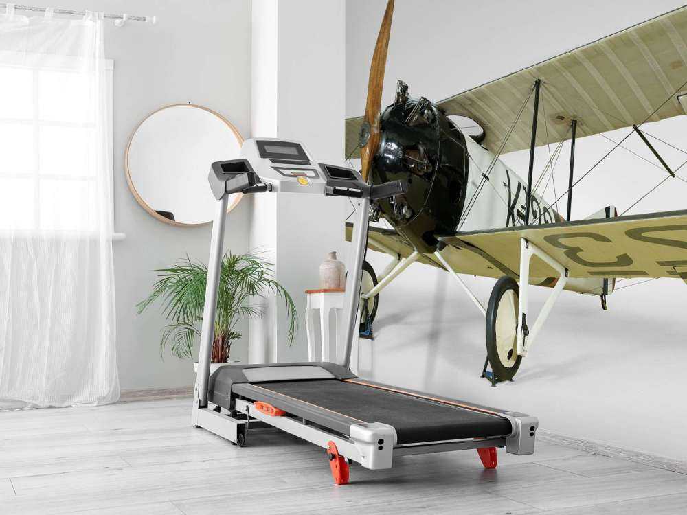 Gammelt fly FK 23 Bantam