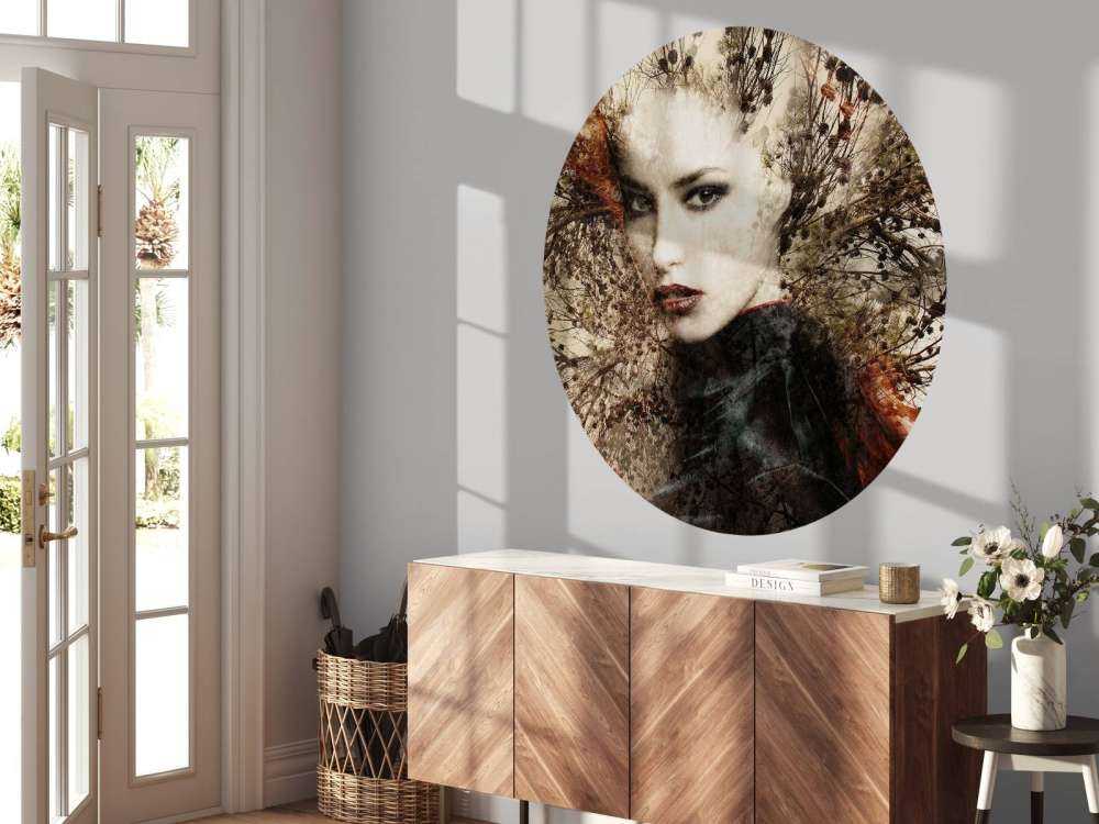 Kvinne og grasiøse grener