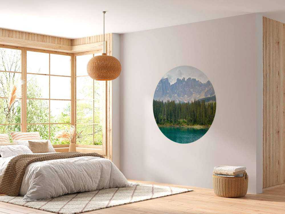 Trerekke ved fjellvann