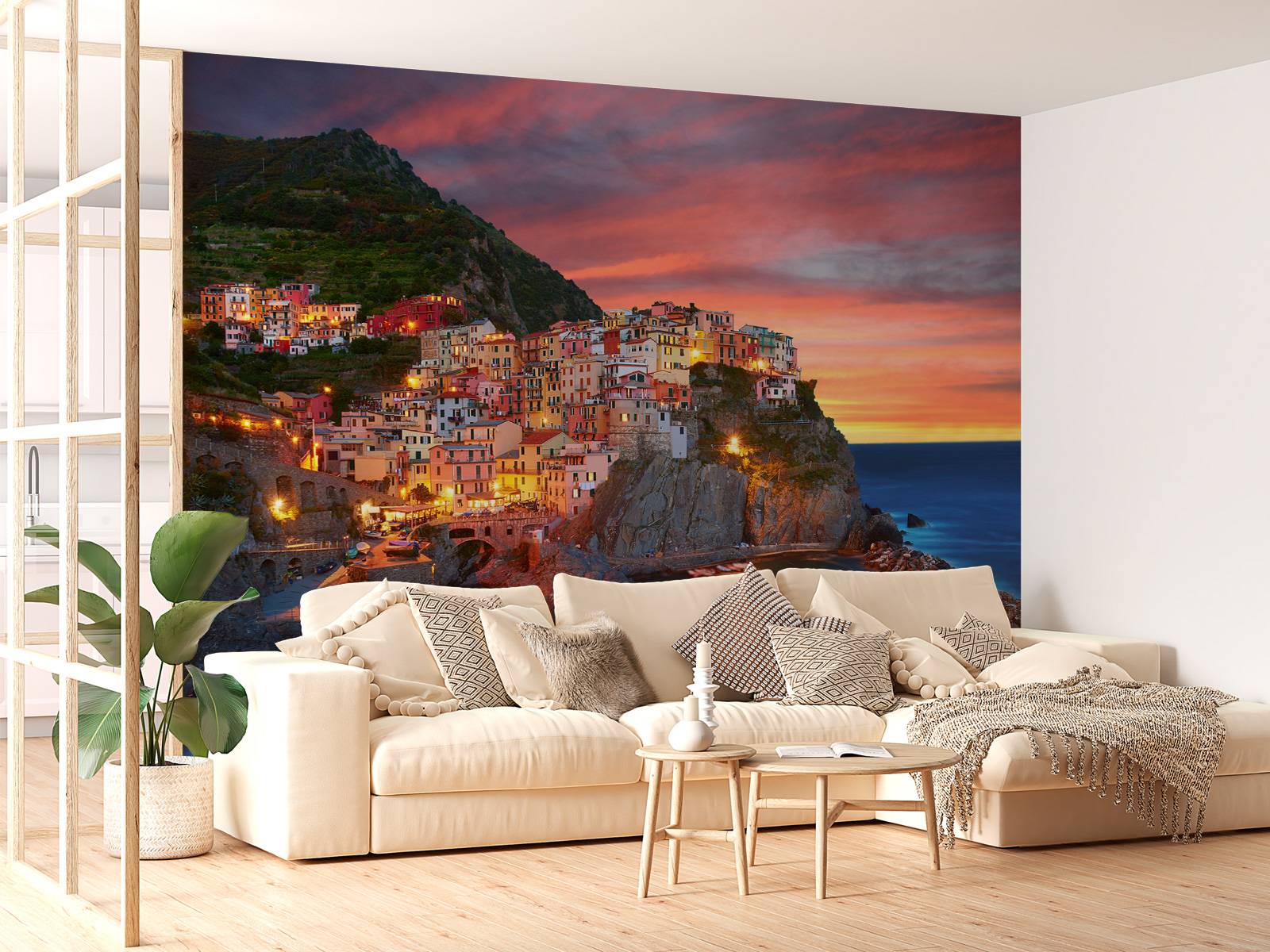 Italiensk by ved solnedgang