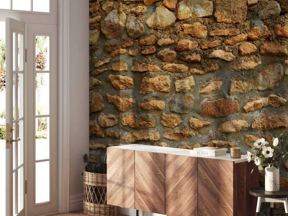 Vägg med grova stenar