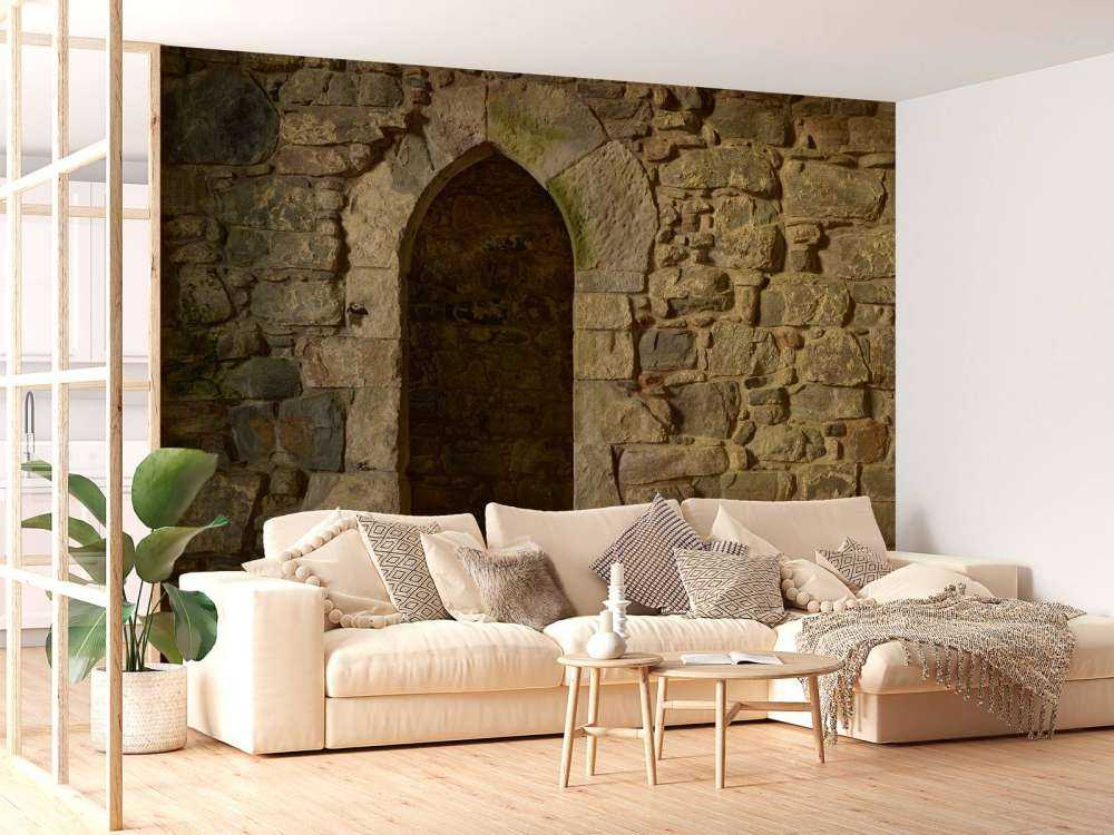 Gammal vägg med passage