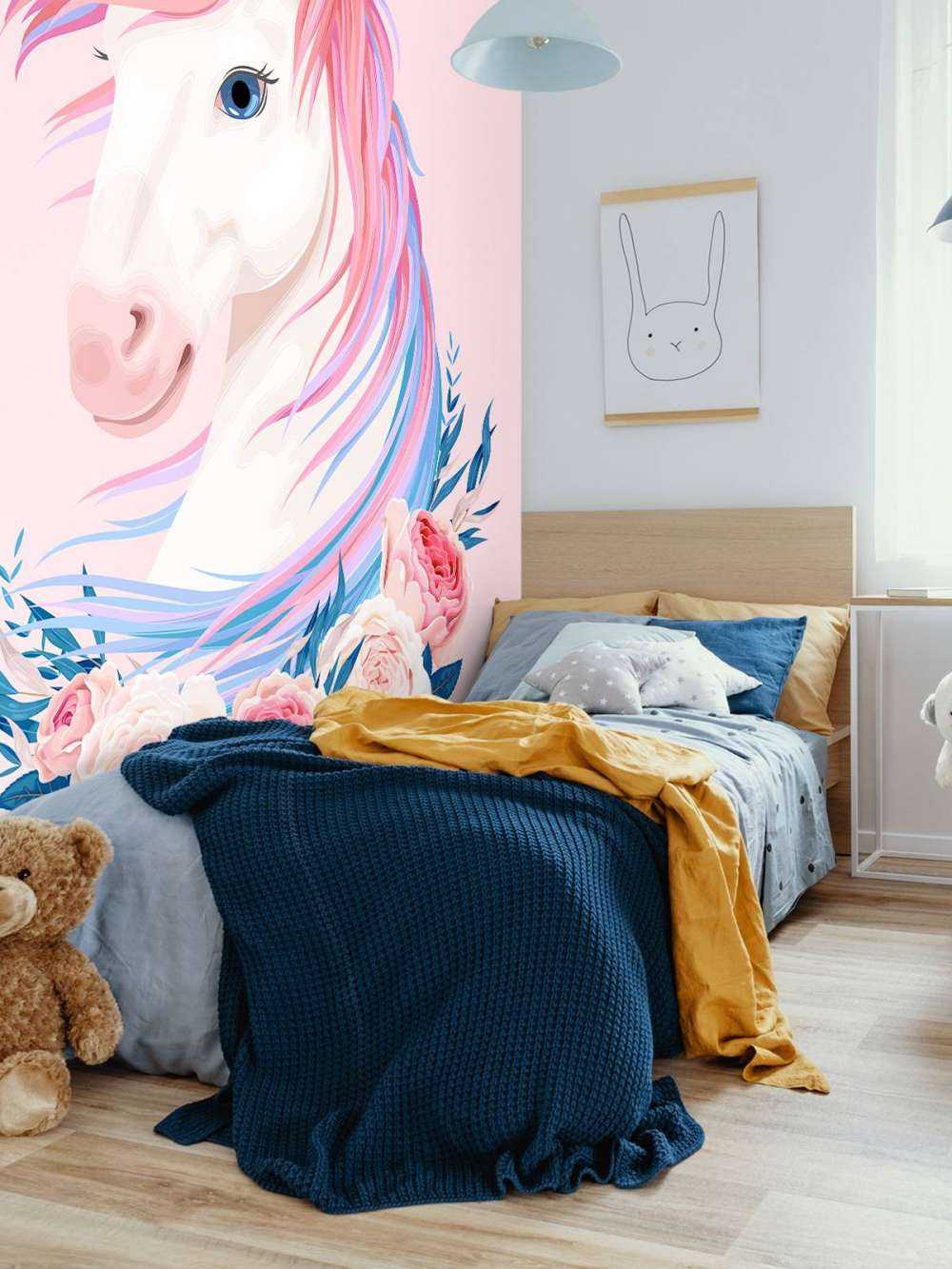 Enhörning med blommor