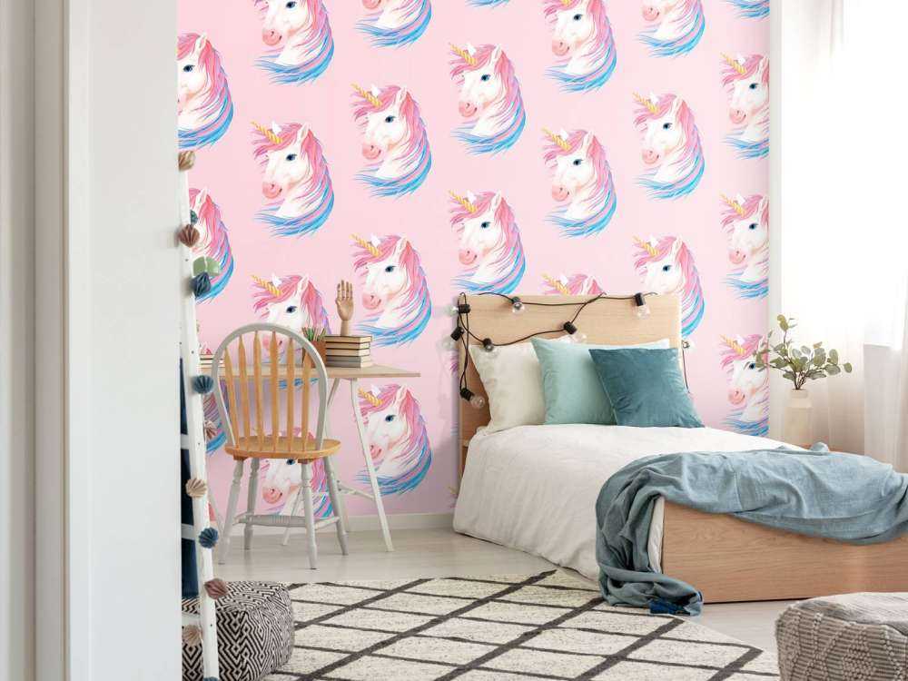 Vit enhörning med gyllene horn