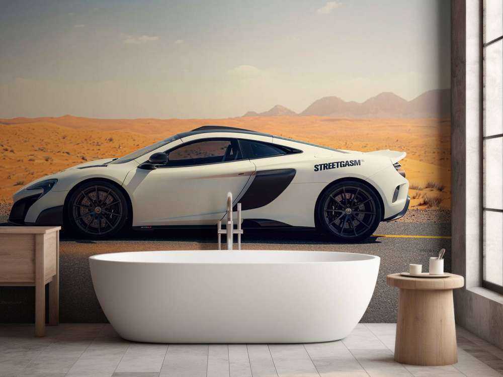 McLaren 675LT i ørkenen