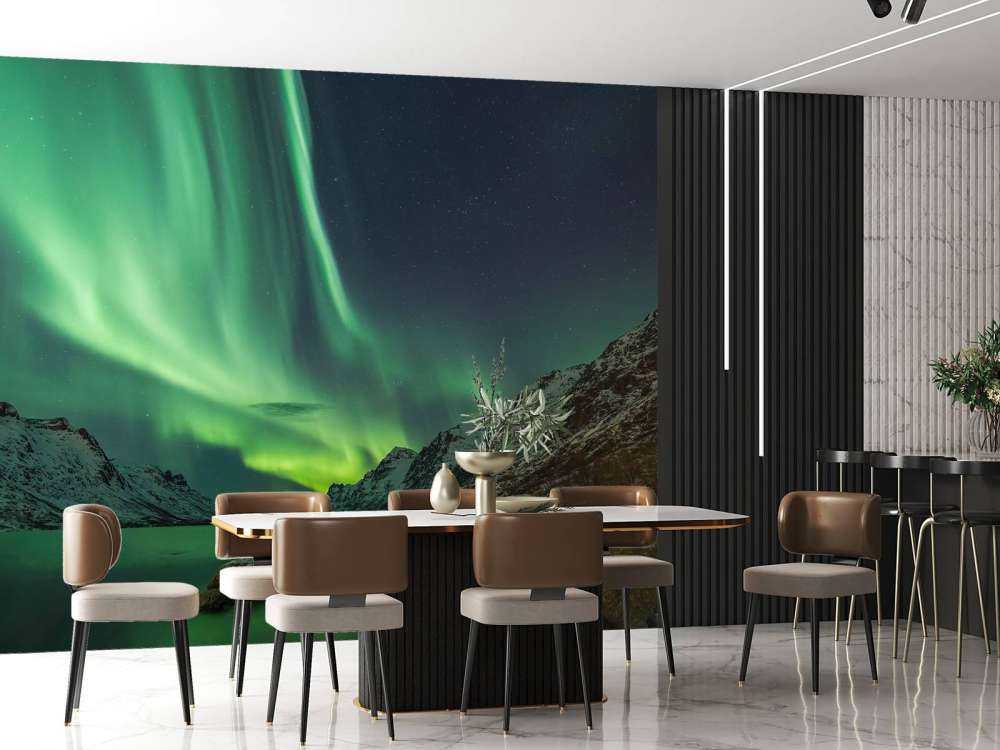 Nordlys mellom to fjorder