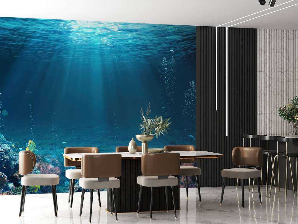 Solstråler gjennom vannet