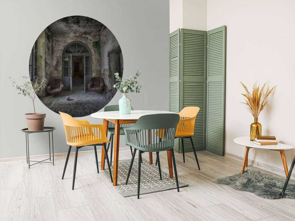 Gang i et forladt hus