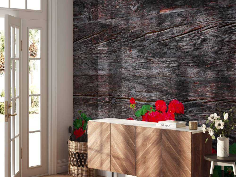 Vädrat trä med blommor