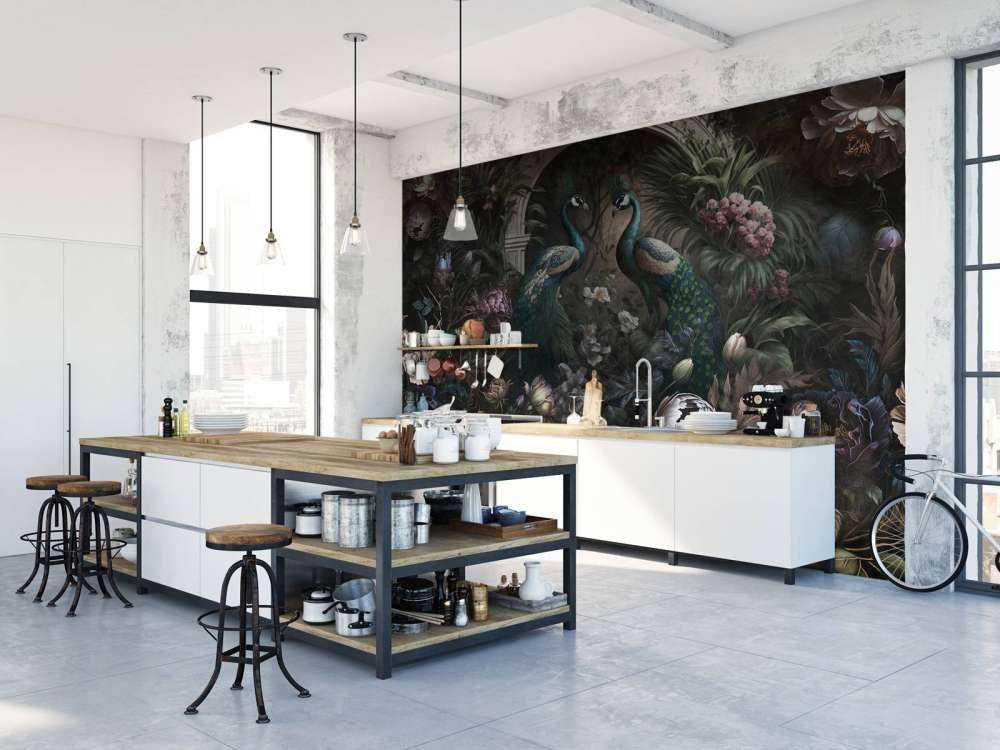 Påfågelsviskningar i den Mörka Trädgården