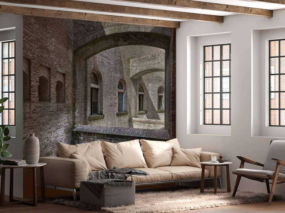 Gammal byggnad med bågar