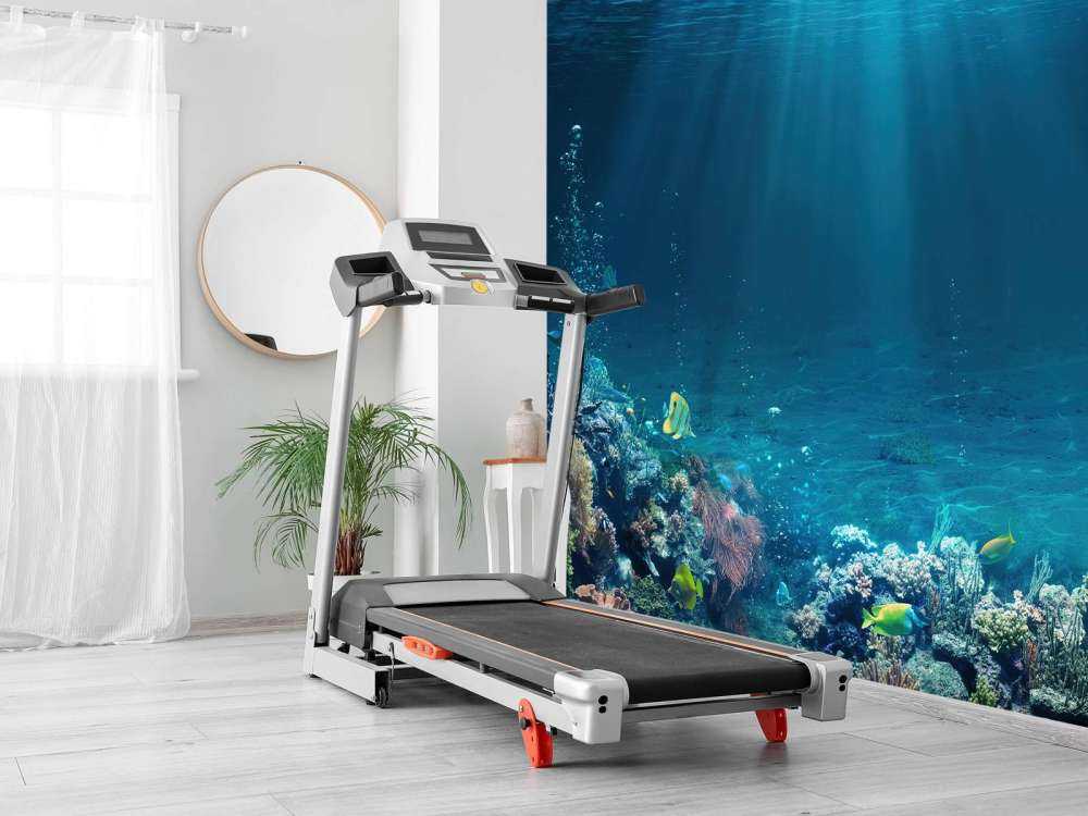 Solstråler gjennom vannet