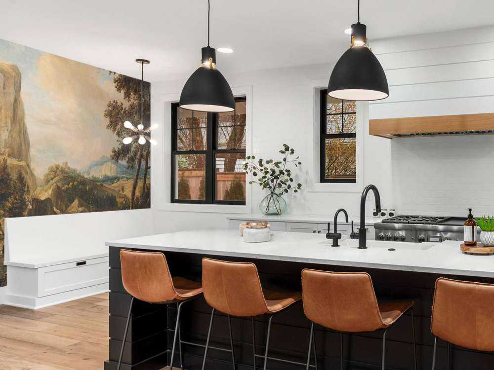 Bergigt landskap med fiskaren