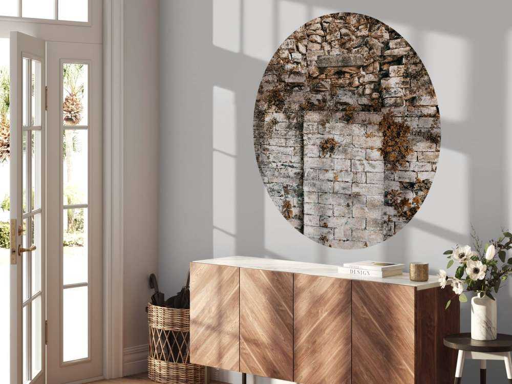 Vegetationsklædt væg om efteråret