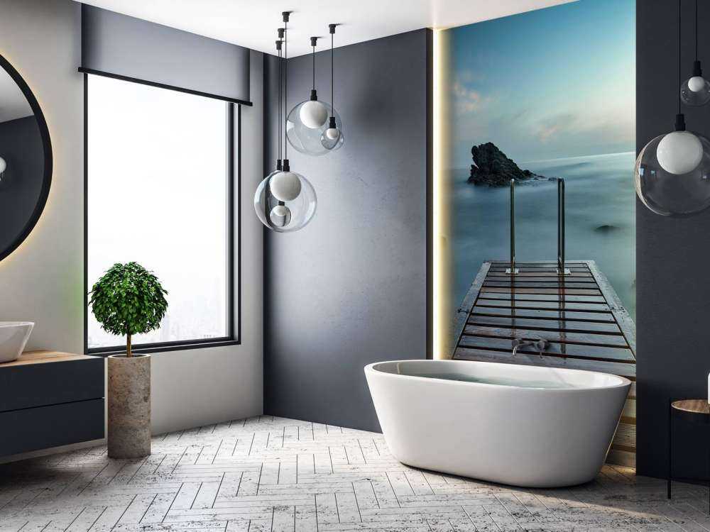 Træbrygge på kysten