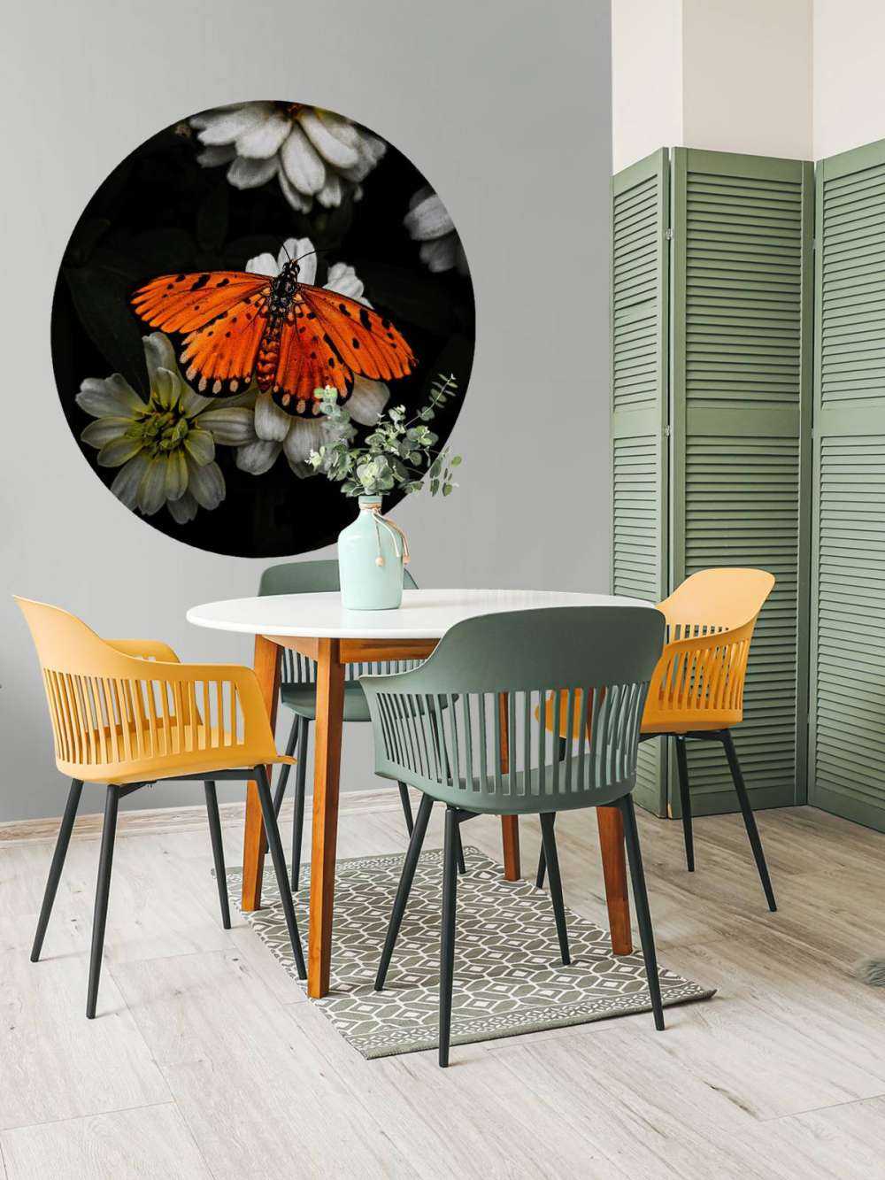 Monark-sommerfugl på en blomst