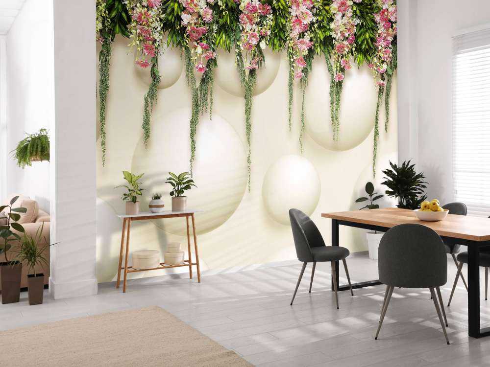 Hængende lyserøde blomster på en 3D-væg