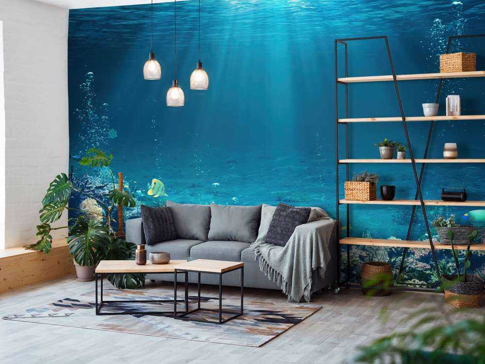 Solstråler gjennom vannet