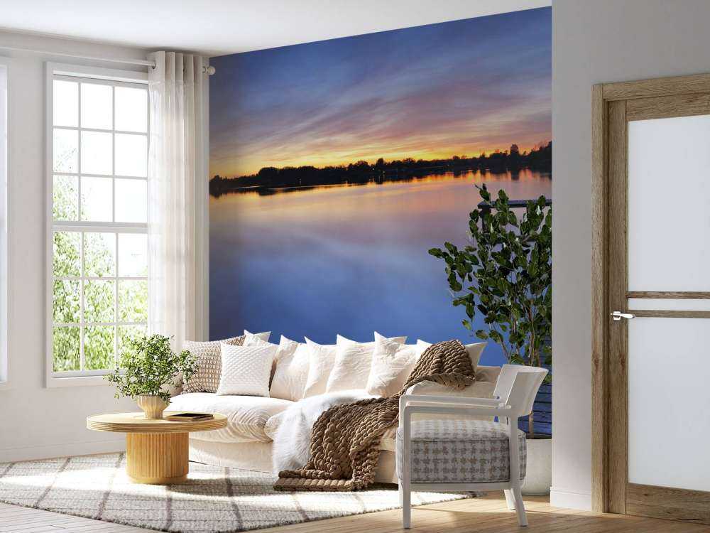 Byggnadsställning med mörkblå himmel