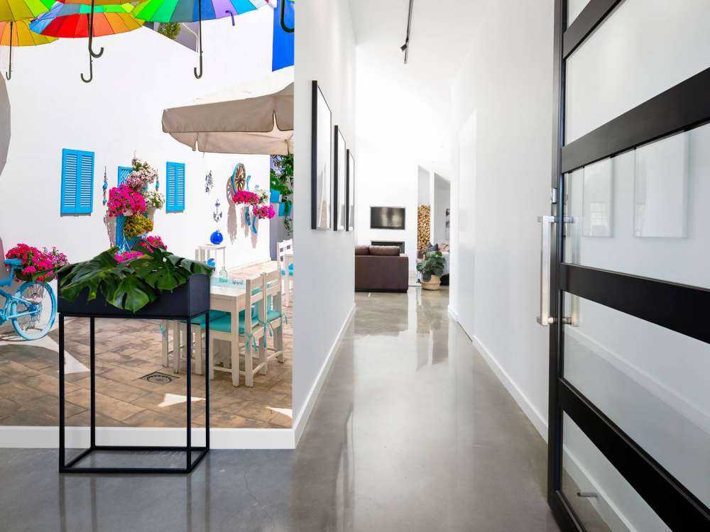 Gammal cykel vid en restaurang