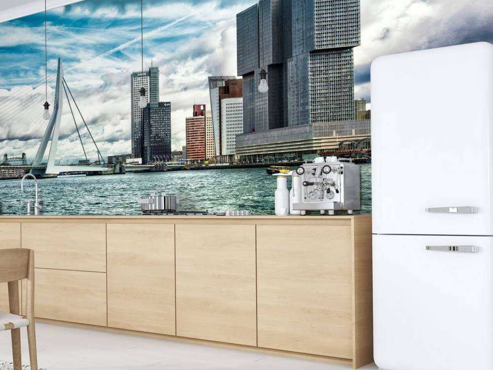 Skyline' Rotterdam med utsikt över Kop van Zuid i färg 