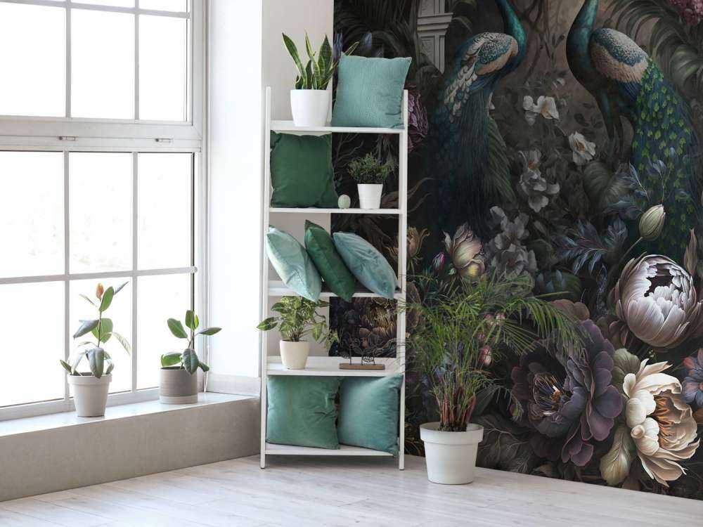 Påfågelsviskningar i den Mörka Trädgården