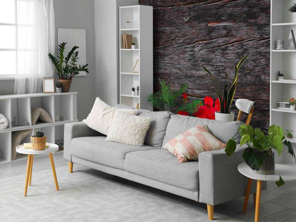 Vädrat trä med blommor