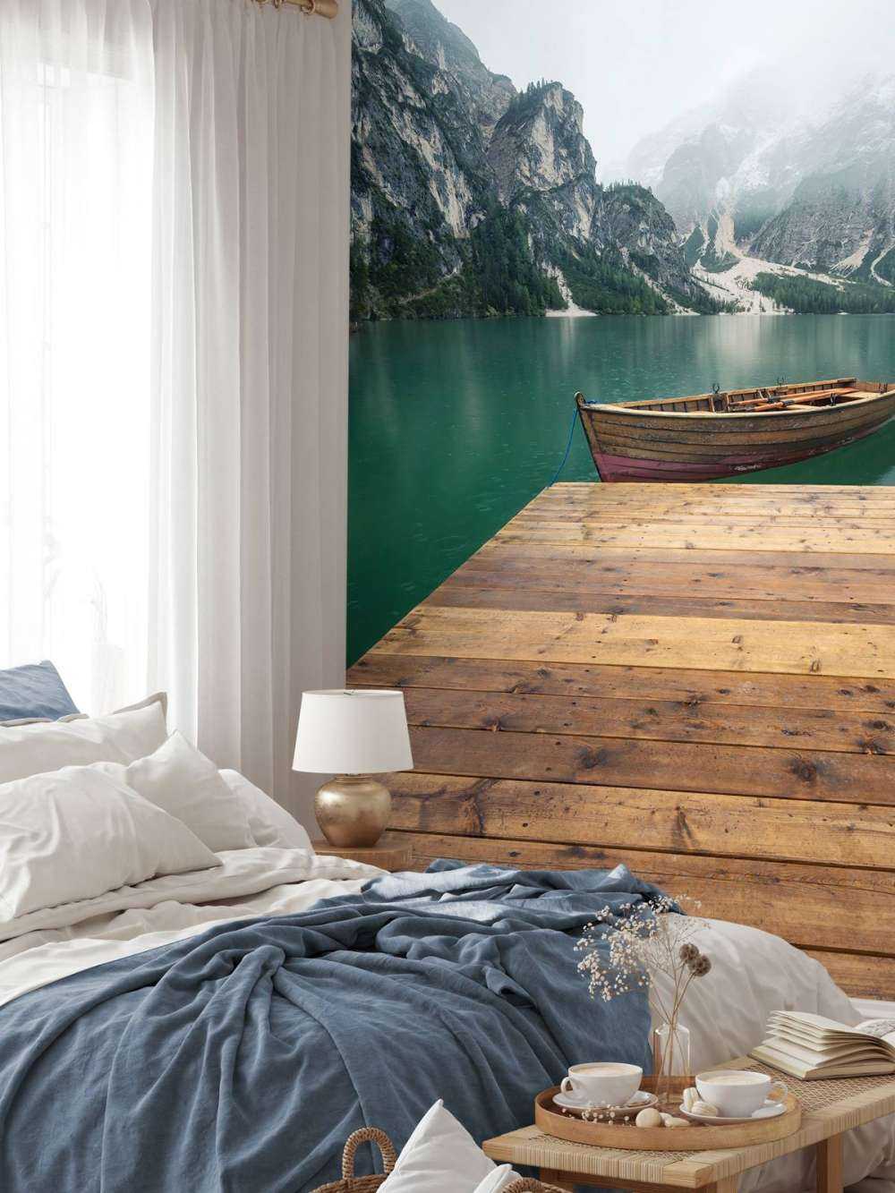 Båd ved anløbsbroen