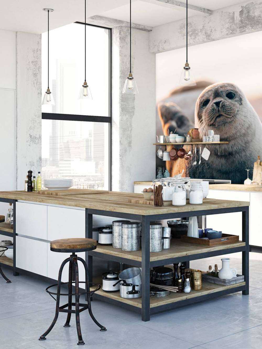 Sæl på stranden i aftenlys