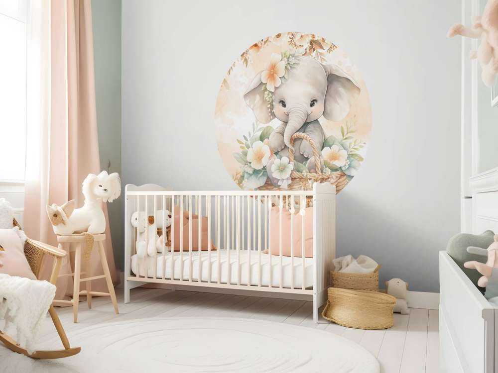 Söt elefant i blomsterkorg