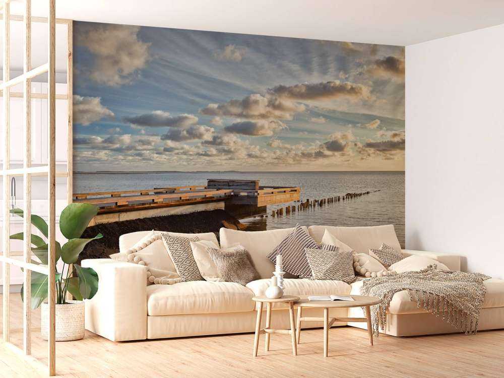 Brygga med vackra moln